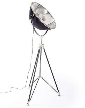 This stunning large tripod spotlight floor lamp is straight out of the movies!! Nickel plated shade with black legs 52 x 52 x 170+cm