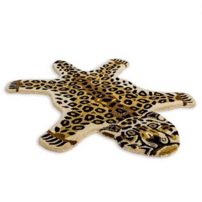 Add a colourful, exotic style with this superb hand tufted small leopard rug. With a dense luxurious pile this rug feels and looks superb. 60 x 90cm
