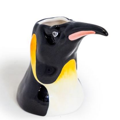 This ceramic penguin vase is sure to be noticed! Hand painted ceramic and finished in a super high gloss glaze. Great gift! 10 x 15 x 16cm.