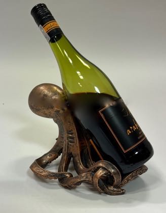 This antiqued bronze octopus bottle holder is a really stylish gift, whether for your self or others. 14 x 23 x 17cm. Great value too!