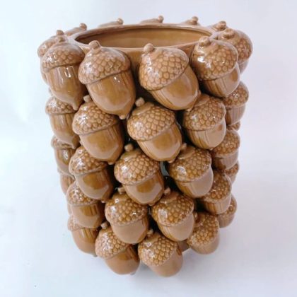 Add something special to your home with this large multi acorns ceramic vase. 21 x 21 x 25cm .Great gift and works as a utensil holder too!