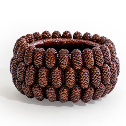 Add something special to your home with this large ceramic pine cone bowl. 18 x 35 x 35cm. Great gift , lovely as a fruit bowl.