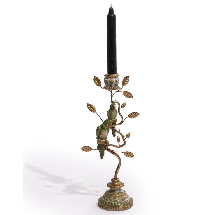 Bring a lively and exotic feel with this ceramic ornate green parrot candleholder. Beautifully made, finished and detailed. 14 x 32 x 9cm Ceramic and brass