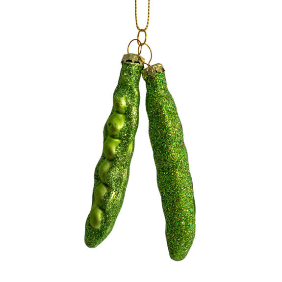 Add a gorgeous veggie vibe to your tree with this green beans bauble this Christmas. Made of glass with a gold ribbon hanger. 3 x 9.5 x 2.5cm